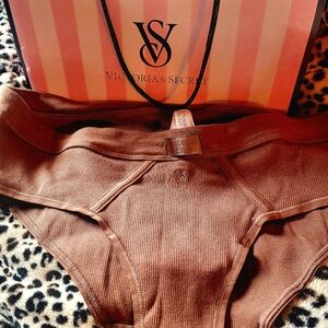 Victoria Secret Panty. Large sized Hip- hugger. Soft cotton with no bunching.